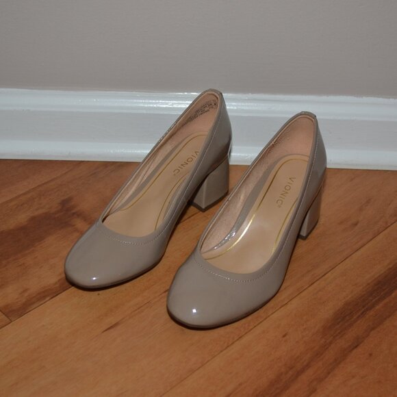 Vionic Women’s Carmel Patent Leather Chunky Comfort Round Toe Heel Taupe 6 wide - Picture 2 of 12